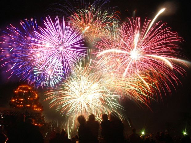 winter-festival-fireworks