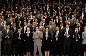 standing-ovation-0907-lg1